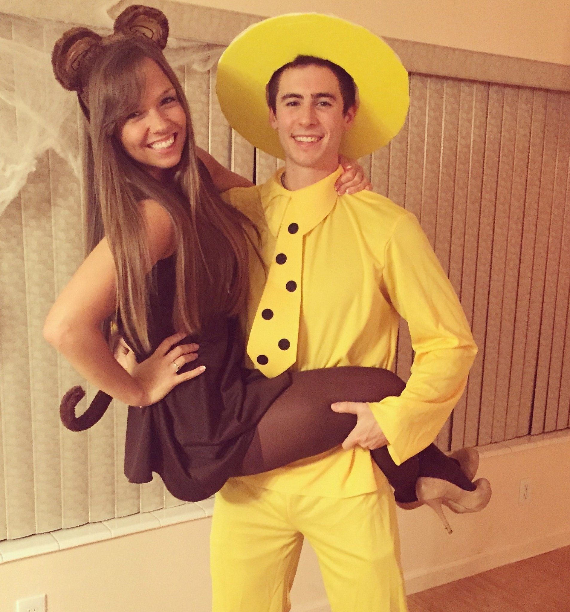 curious-george-and-the-man-in-the-yellow-hat-couple-costume-140971-e1495110992787.jpg