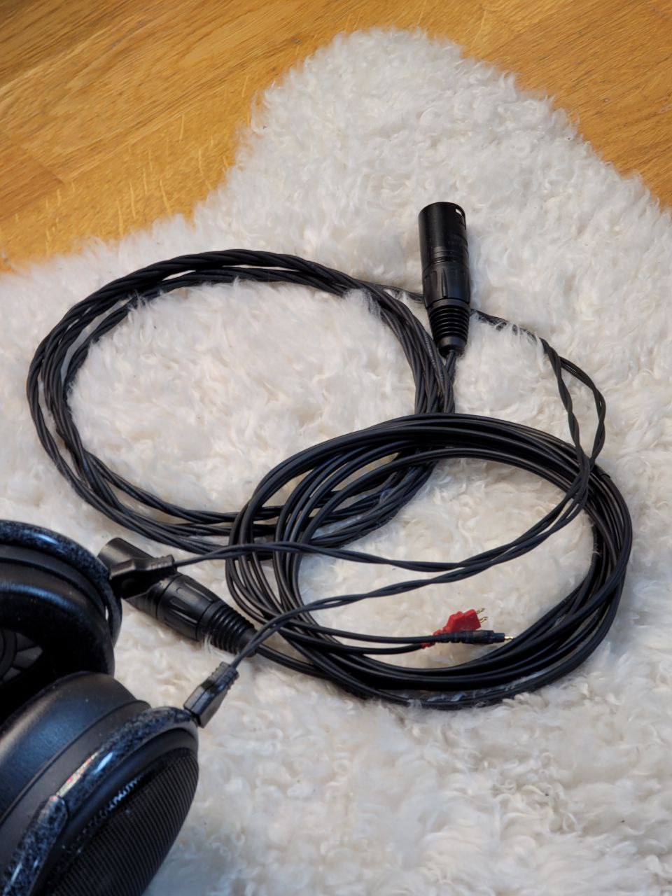 HD600 cable small.jpg